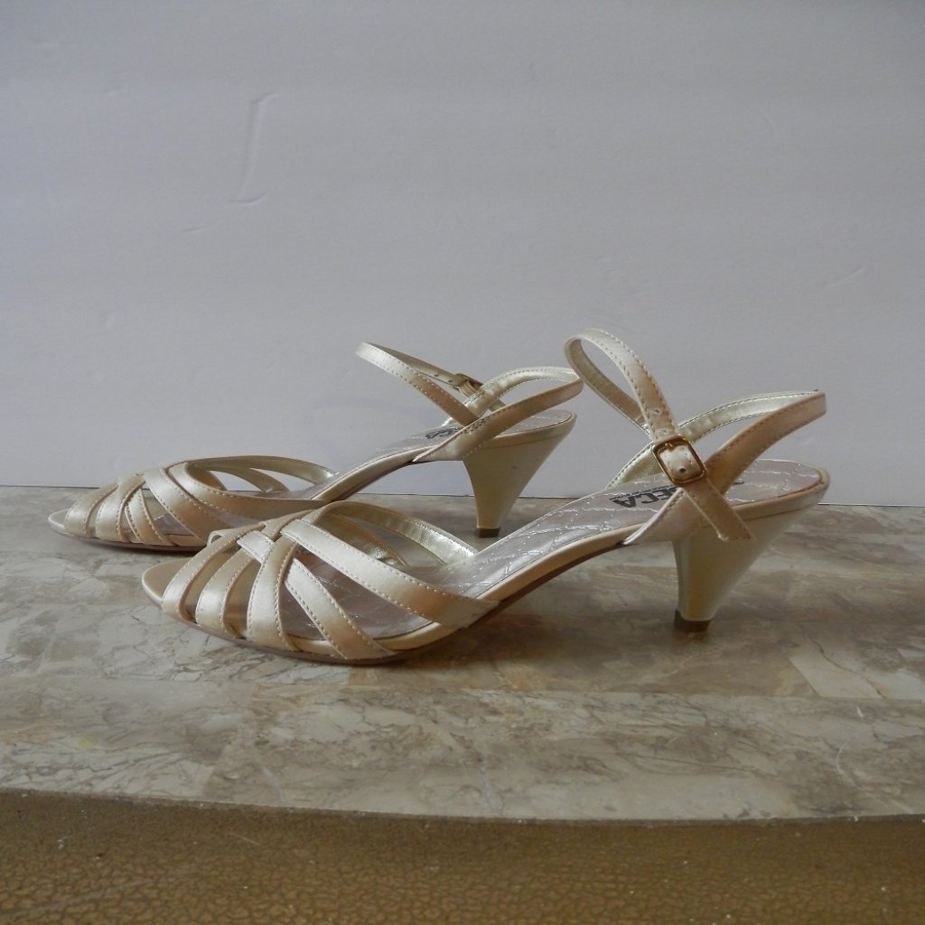 Tribeca By Kenneth Cole High Heel Sandals